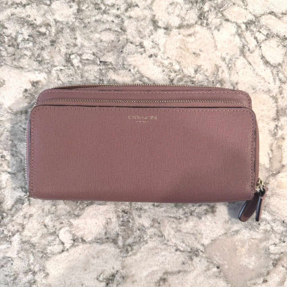 Large Coach Zipper Wallet | Dusty Rose